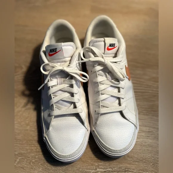 Nike Tennis Shoes Size 9.5 - Picture 5 of 6